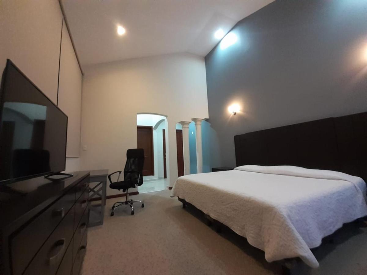 Hotel Candelero Yuriria Bagian luar foto